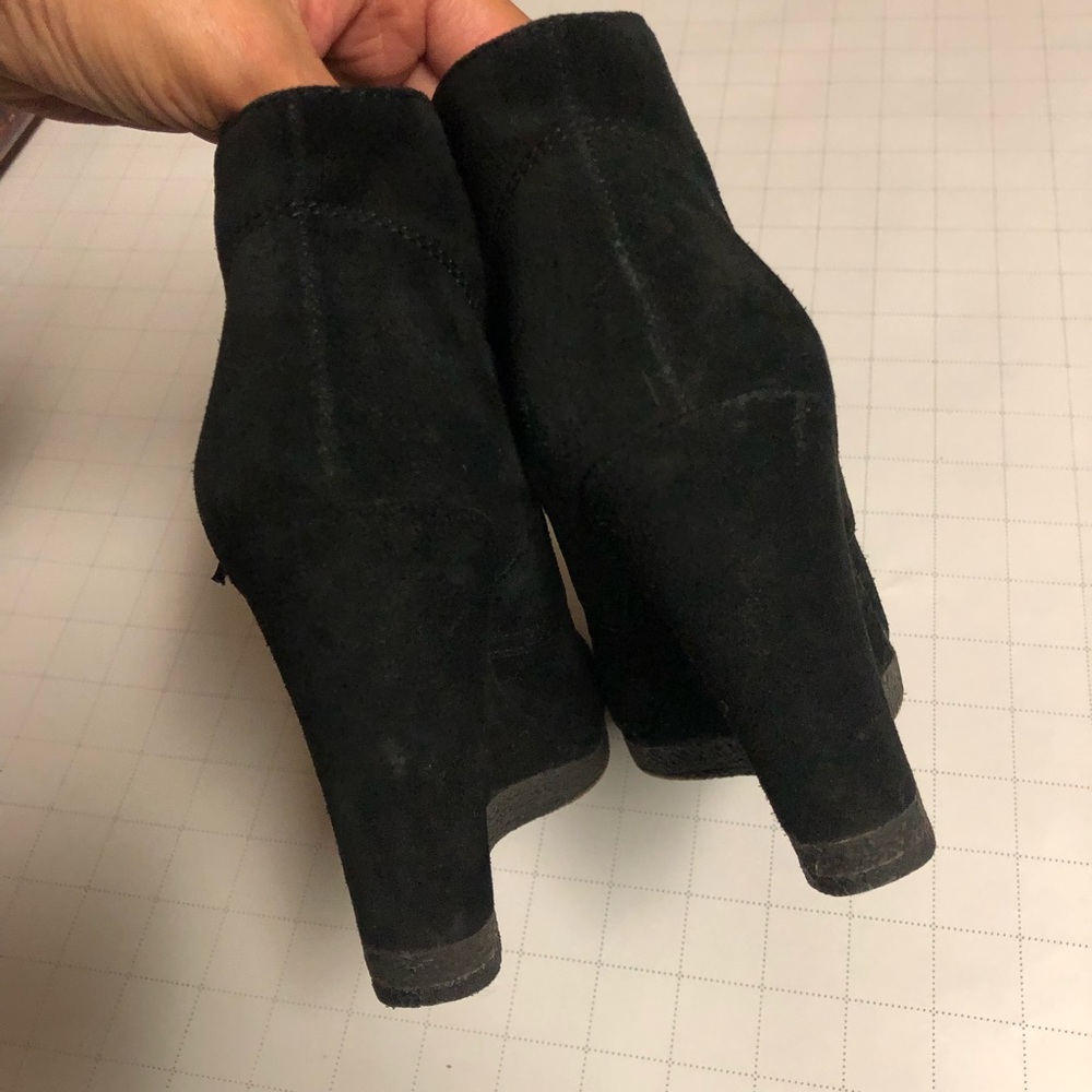Nine West suede black very comfortable wedge boots with laces - Picture 6 of 17